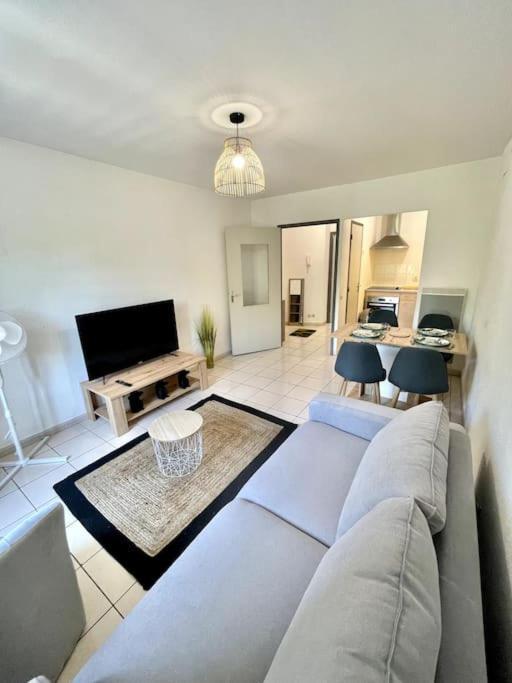 Varsovia/Parking Privee/Calme Apartment Carcassonne Ngoại thất bức ảnh